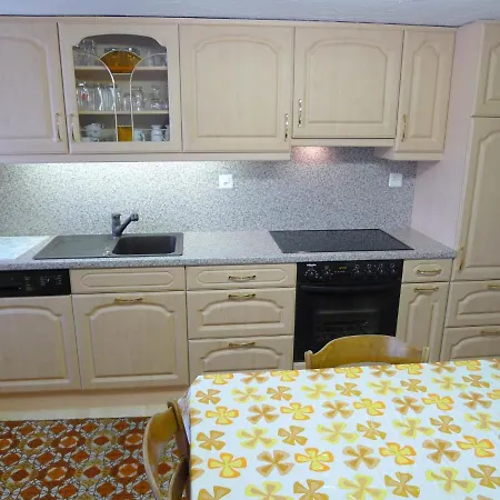 Meisen Apartman *